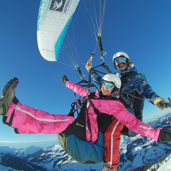 Wintertipps Saalbach Hinterglemm: Paragliding | Rosentalerhof Hotel & Appartements